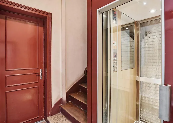 Dane - 1 A Ternes 파리